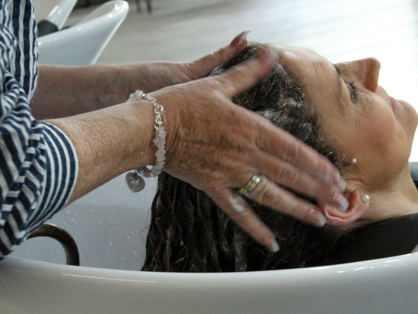 9 Ways To Treat Menopausal Hair Loss And Thinning
