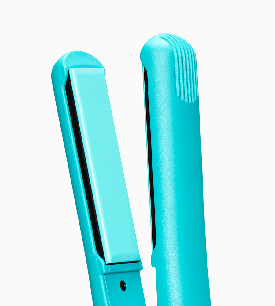 Close-up image of soda fountain blue CLOUD NINE straighteners showing mineral infused plates on white background.
